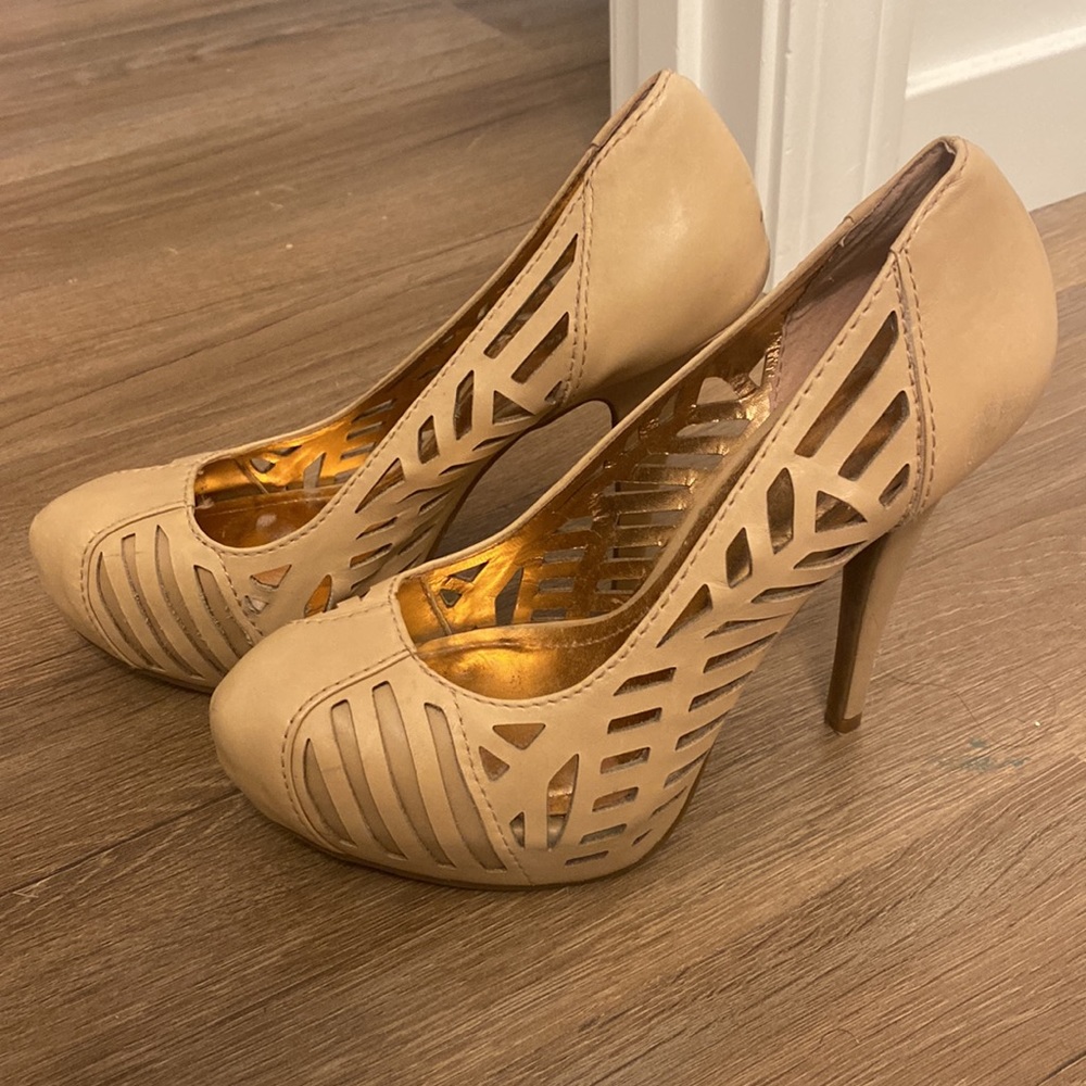 BCBGENERATION heels